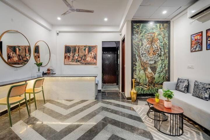 Super Luxury Studio Riu s Home Golf Course Rd Bed and Breakfast in Gurugram