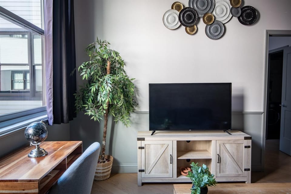 Cobblestone Chic - WiFiDowntownWalk Score 91 Apartment in Birmingham