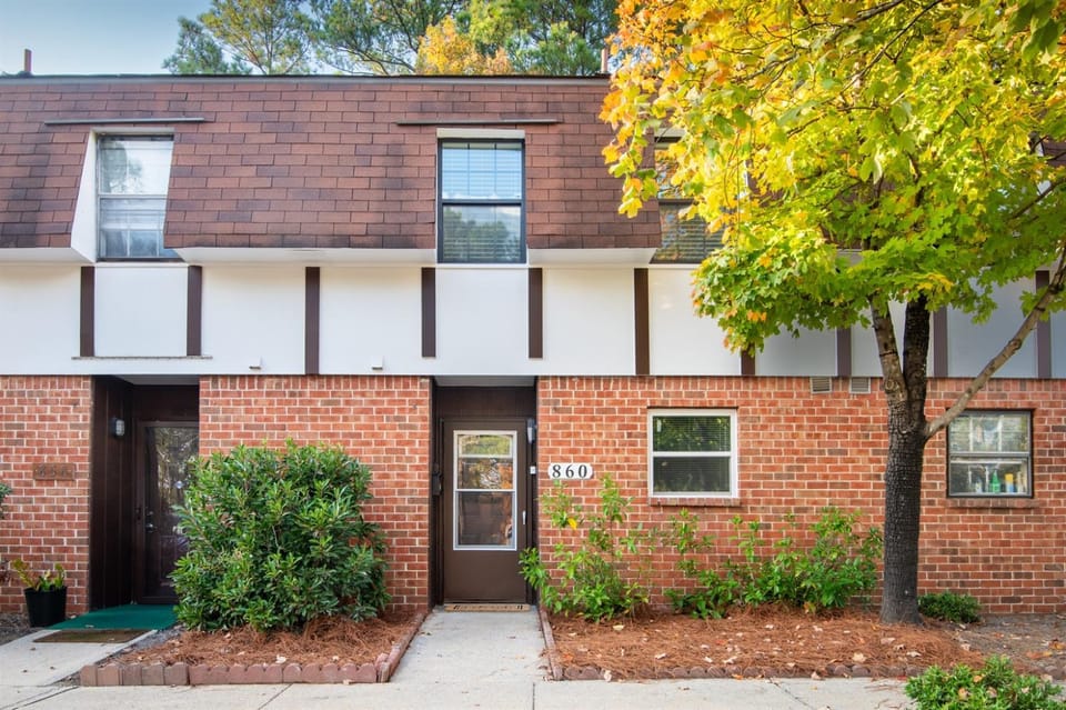 Beacon Brick Bungalow - PatioWiFiFamily & Groups House in Homewood
