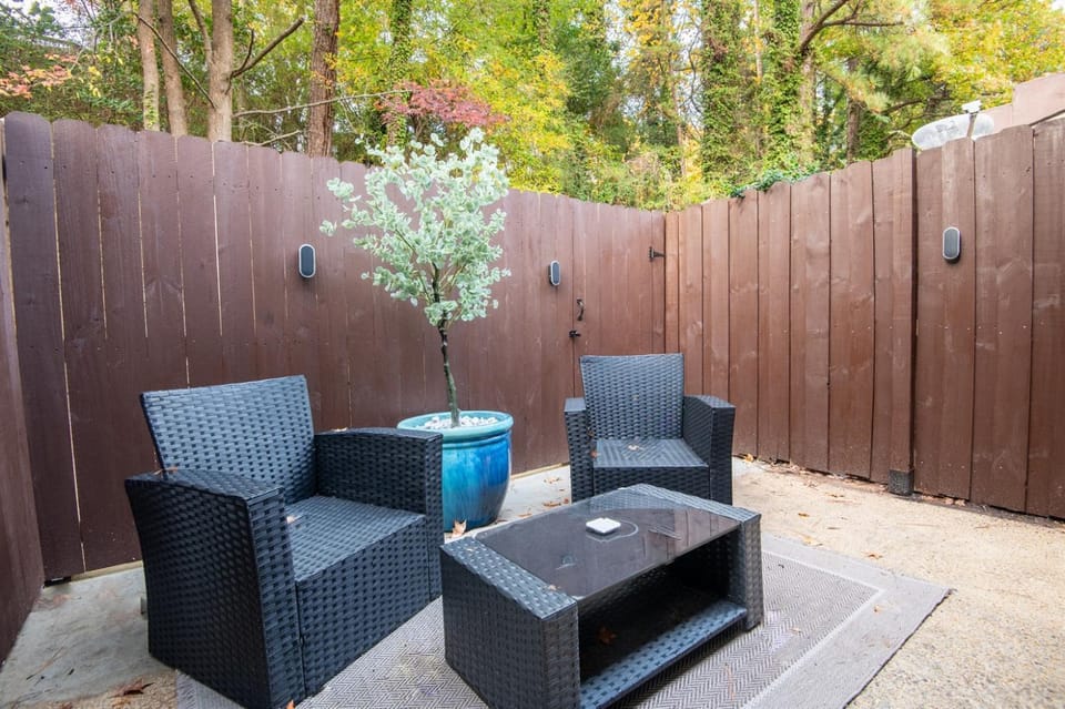 Beacon Brick Bungalow - PatioWiFiFamily & Groups House in Homewood