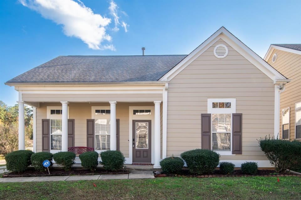 Bessemer Beauty- Suburban Charm with Modern Flair House in Bessemer