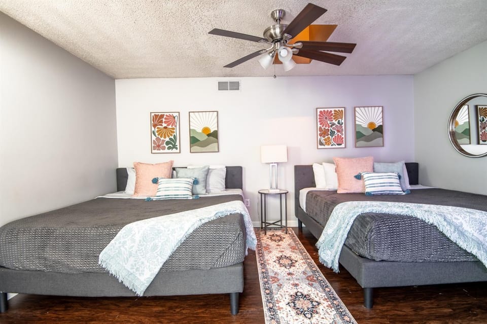 Ridge Retreats Unit G- King BedsFree ParkingWifi Apartment in Vestavia Hills