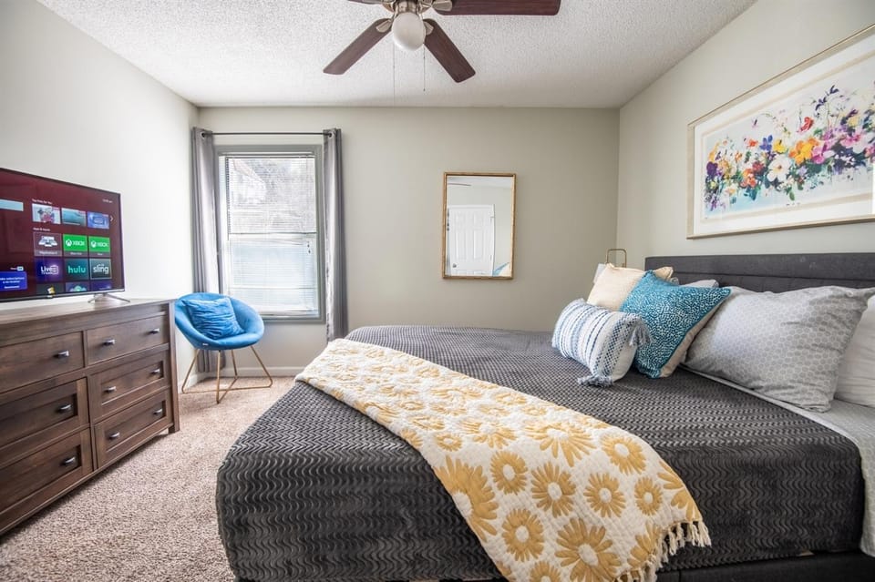 Ridge Retreats - Large Groups6 BedroomsKing Beds Apartment in Vestavia Hills