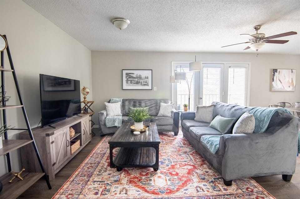 Ridge Retreats - Groups6 unitsKing BedsParking Apartment in Vestavia Hills