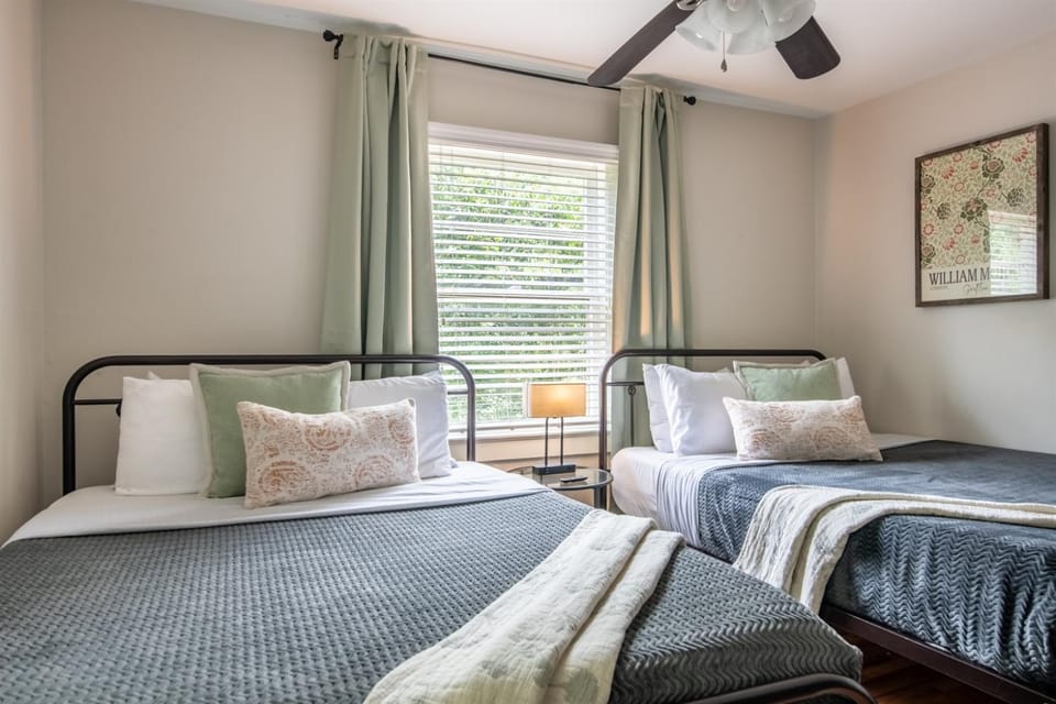Vulcan View C- Private ParkingBalconyKing Bed Apartment in Vestavia Hills