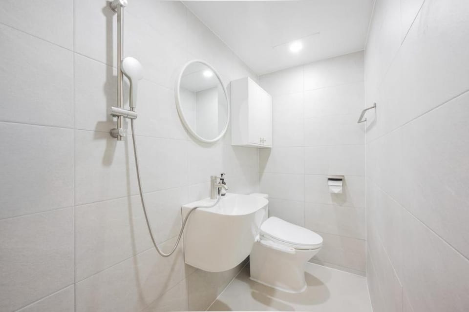 Jongno Dongdaemun Hanok Private House with Jacuzzi Apartment in Seoul