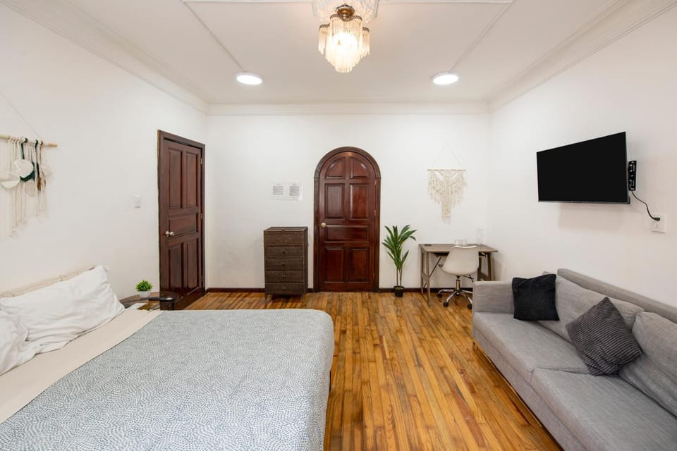Bed, TV and multimedia, Photo of the whole room, Bedroom, wardrobe
