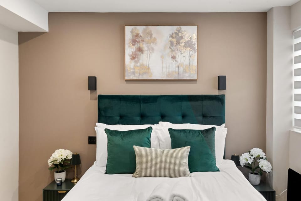 Bed, Decorative detail, Bedroom, internet
