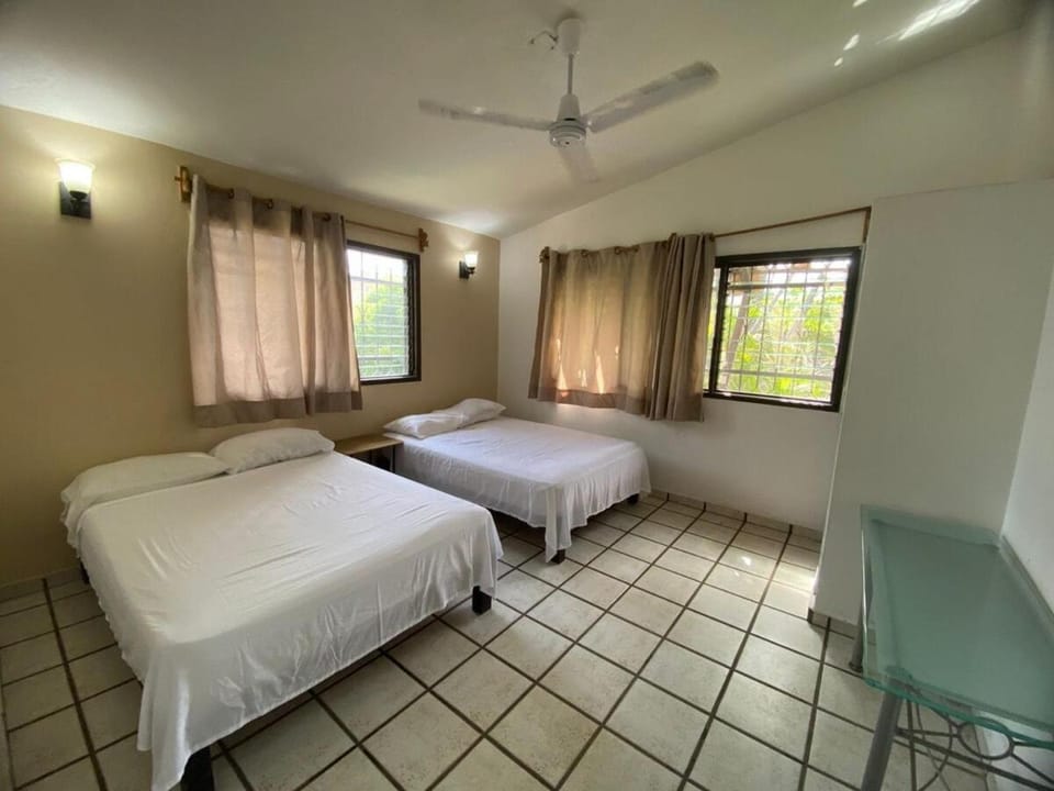 Casa Tzalahua con alberca privada House in Manzanillo