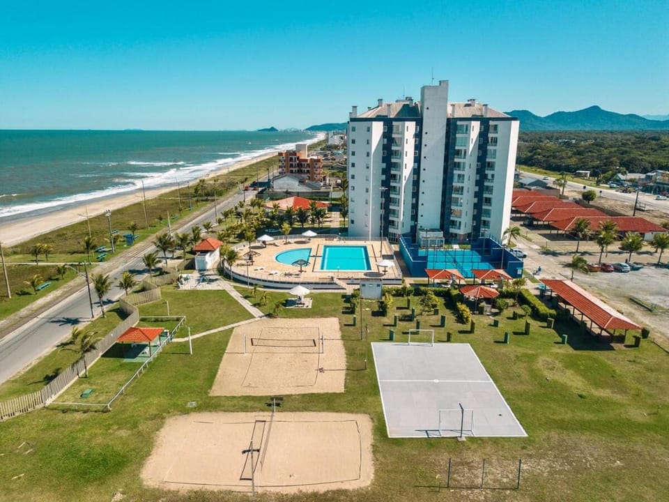 Cambuhy · Apê em Resort com vista mar, piscina e churrasq. Apartment in State of Paraná