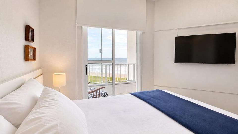 Cambuhy · Apê em Resort com vista mar, piscina e churrasq. Apartment in State of Paraná