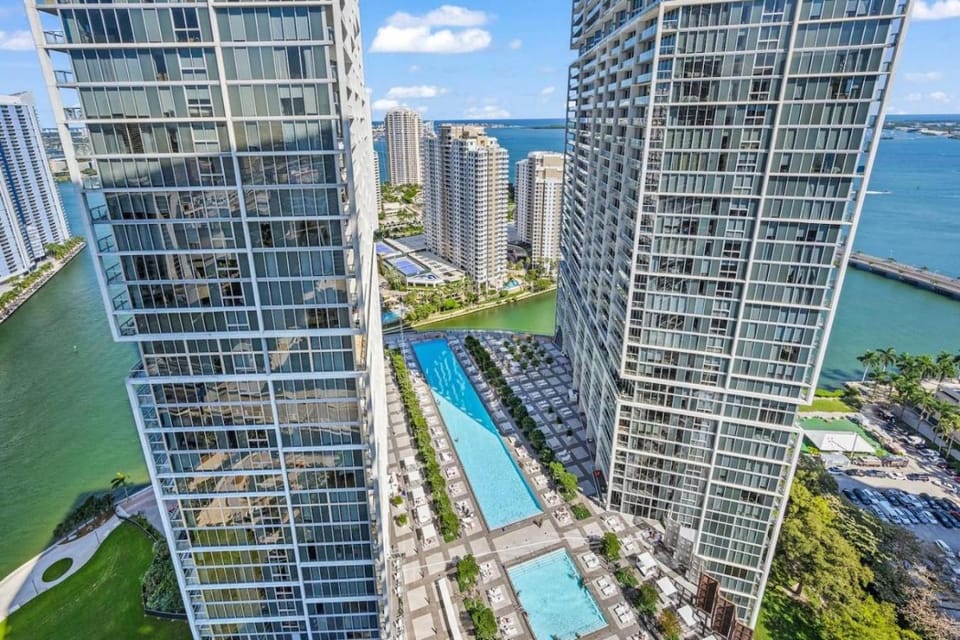 High Floor 1BR Bay and City Views in Brickell Apartment in Brickell
