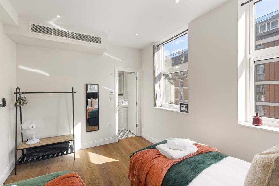 Southwark 2BR - Twin Room, Ensuite & AC Apartment in London Borough of Southwark