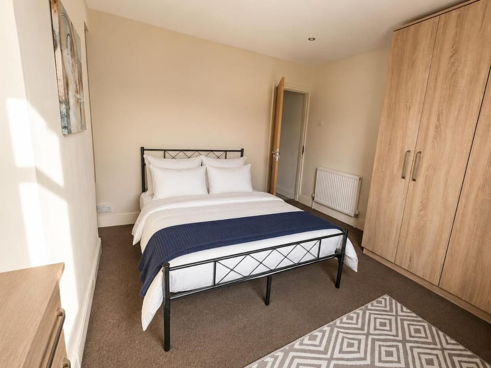 4 Bedroom House in Central Stoke on Trent Sleeps 6 House in Stoke-on-Trent