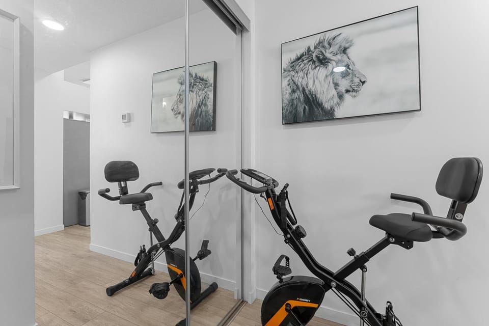 Stylish 2BR 2BT Apt in the Heart of Secord Apartment in Edmonton