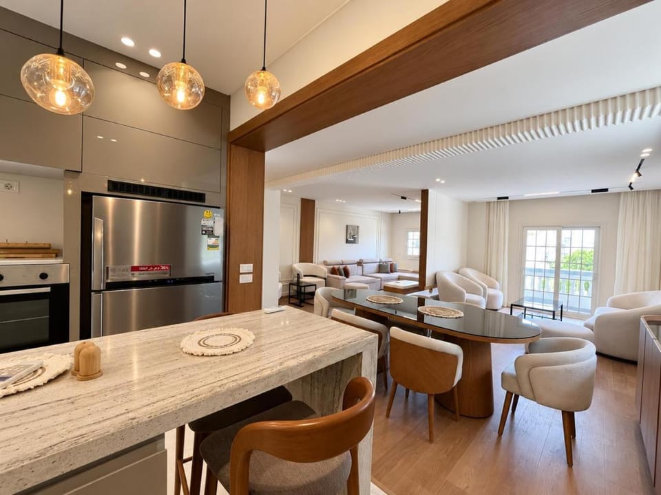 Kitchen or kitchenette, oven