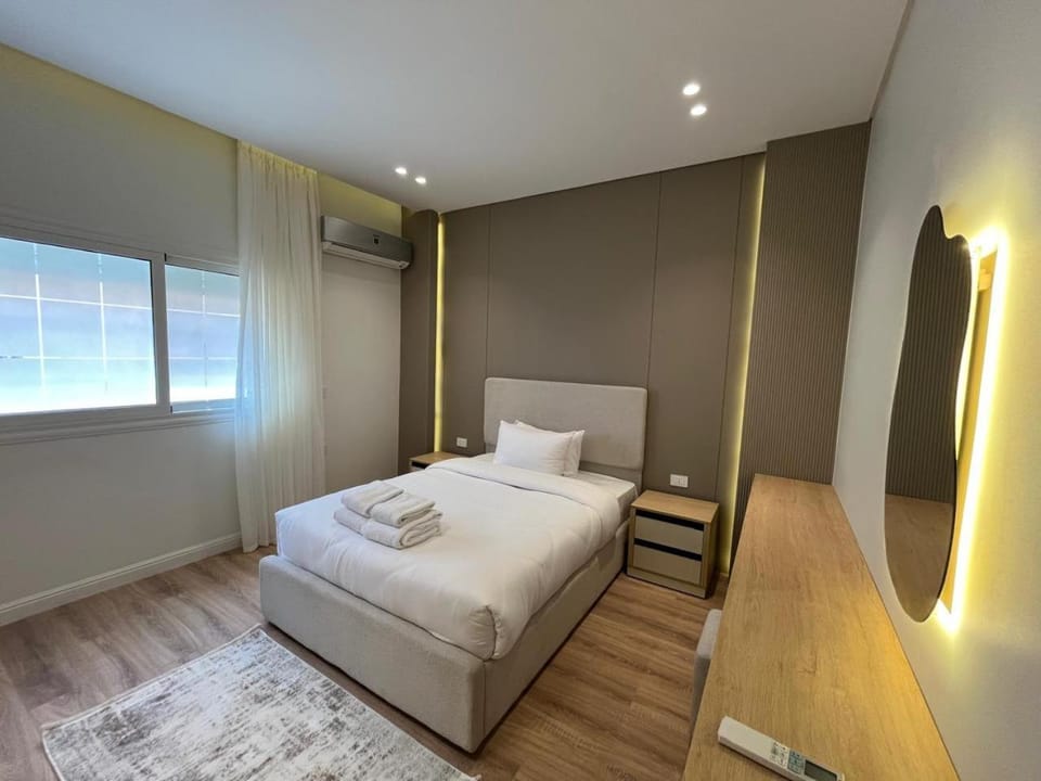 Bed, Photo of the whole room, Bedroom, air conditioner