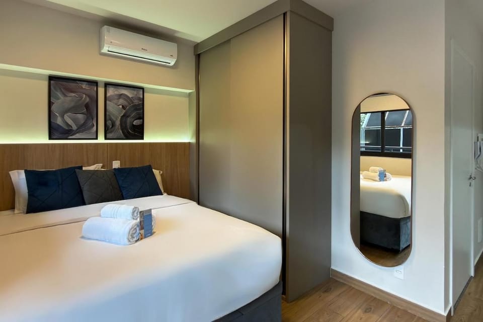 Studio amplo c/ varanda no Campo Belo e CGH Apartment in Sao Paulo City
