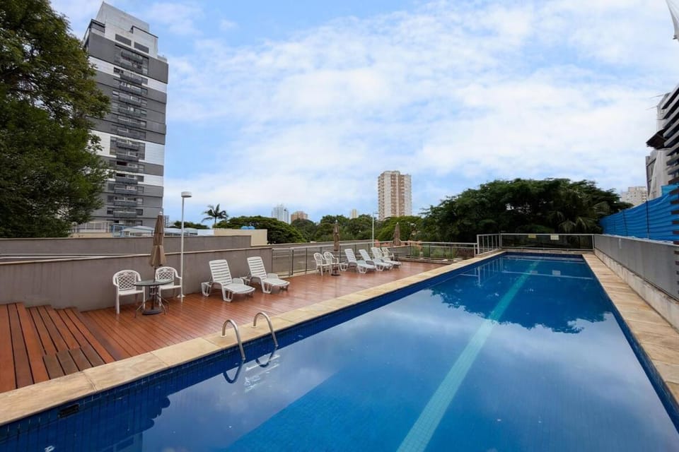 Studio com lava-e-seca, Vaga de Garagem e Piscina Apartment in Sao Paulo City