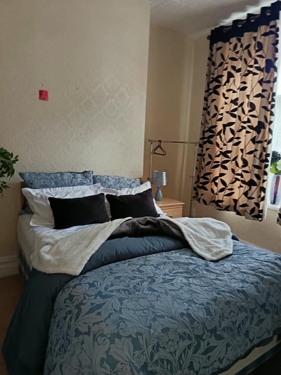 Pribersam Ltd Apartment in Oldham