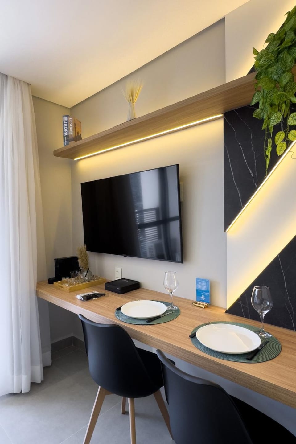 HMR806 · Next to the Metro! Studio w/ Pool & Gym Apartment in Sao Paulo City