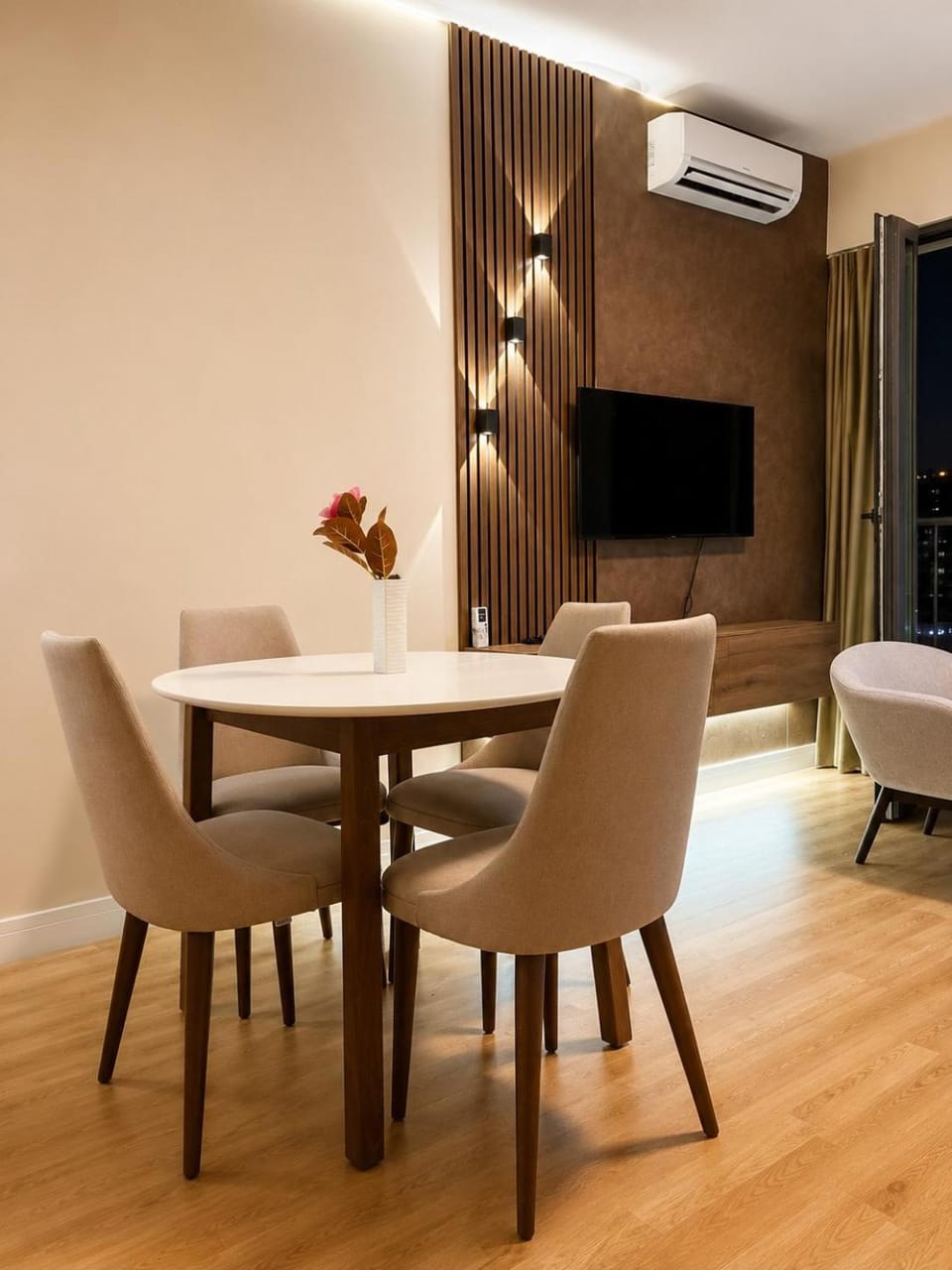Living room, Dining area