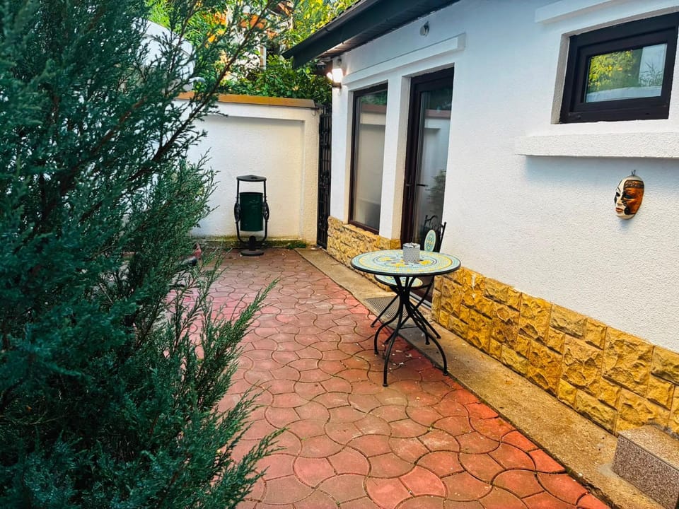 Property building, Garden view