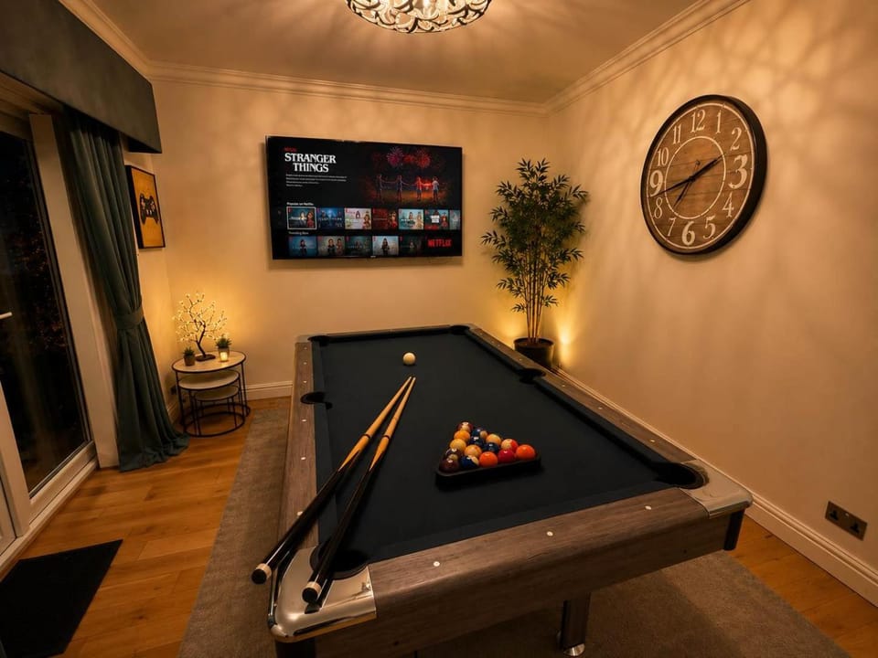 Communal lounge/ TV room, Billiard, Game Room, Evening entertainment