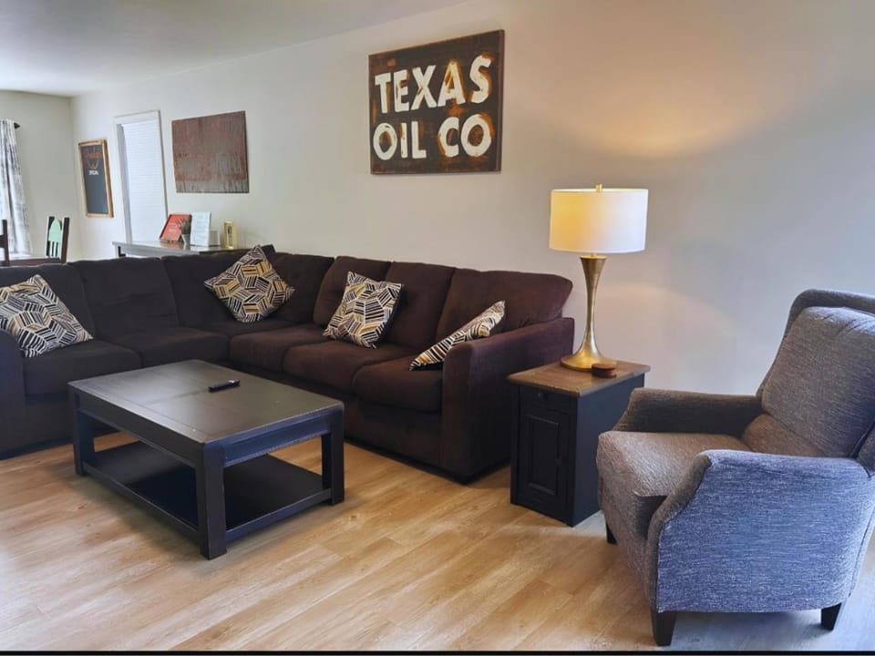 Downtown Branson 3BR Family-friendly Getaway Apartment in Branson