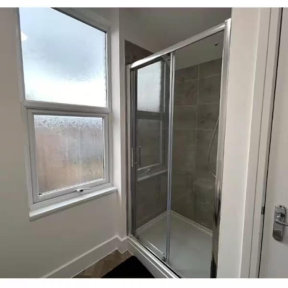 Lovely Double Room in Rochester, United Kingdom Vacation rental in Rochester
