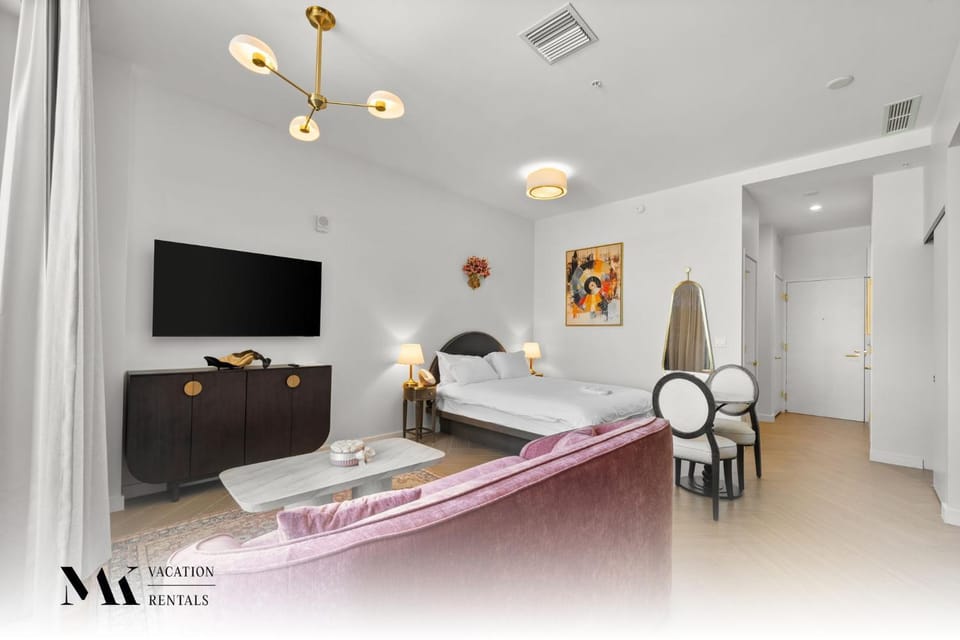 Nomad Residences Wynwood Rooftop Pool & Gym House in Miami