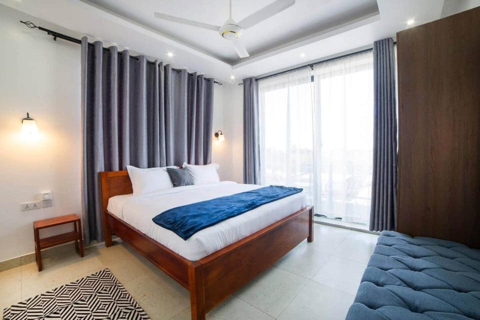 7 - Min Walk to Beach | Pool - KING Bed | Wi-Fi Apartment in Tanzania