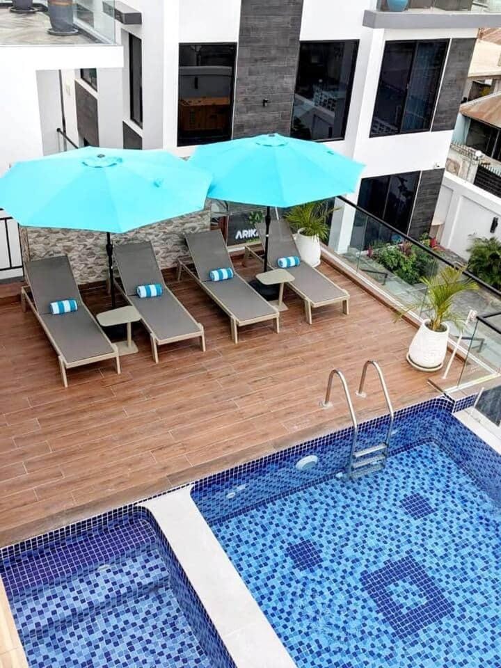 New Luxury Hideaway Wi-Fi + Gym + Pool+ Hot Tub Apartment in City of Dar es Salaam
