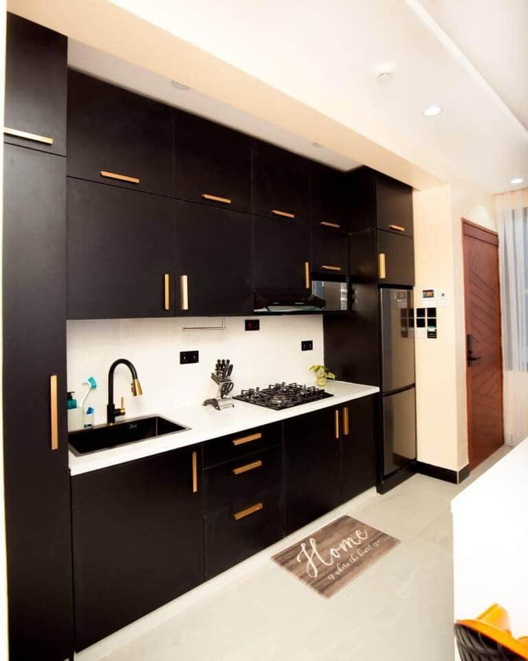 New Luxury Hideaway Wi-Fi + Gym + Pool+ Hot Tub Apartment in City of Dar es Salaam