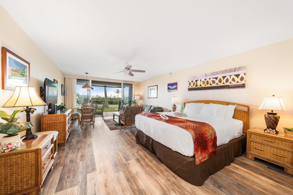 Upscale Golf Course Condo Central AC, Pools, Hot Tubs, Exclusive Beach Cabana - Eldorado A108 House in Kaanapali