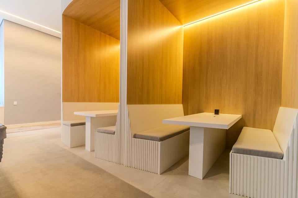 Meeting/conference room, Area and facilities
