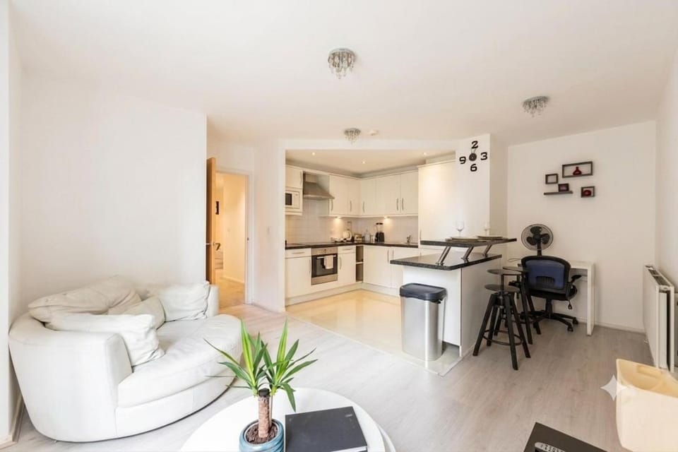 Kitchen or kitchenette, Living room, Dining area, pet friendly