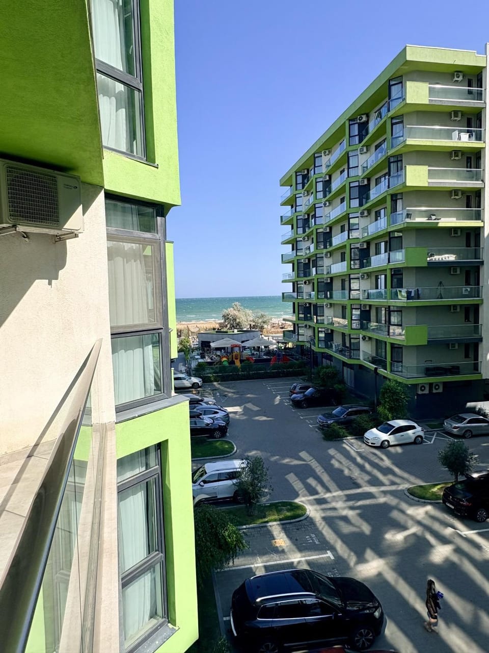 Sea view, Location