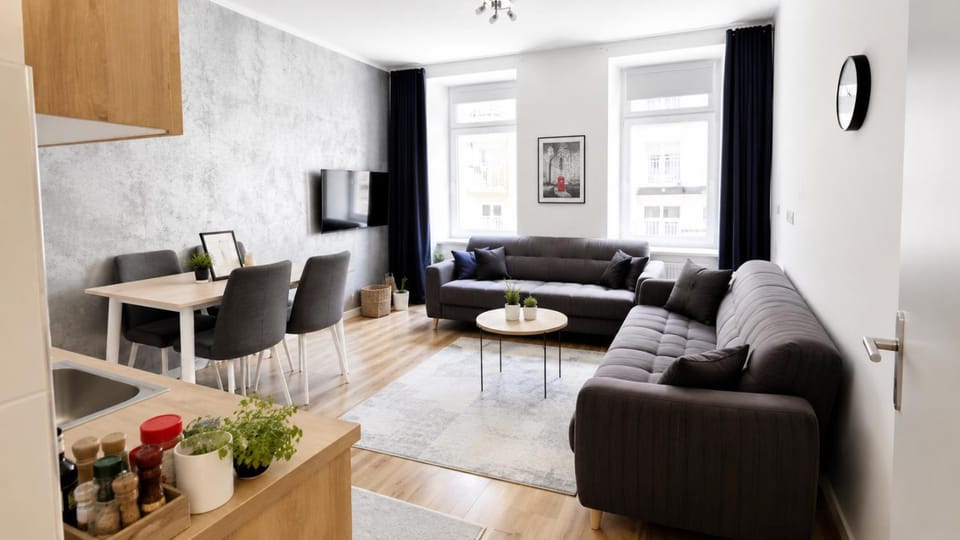 TV and multimedia, Kitchen or kitchenette, Living room, Seating area, Dining area