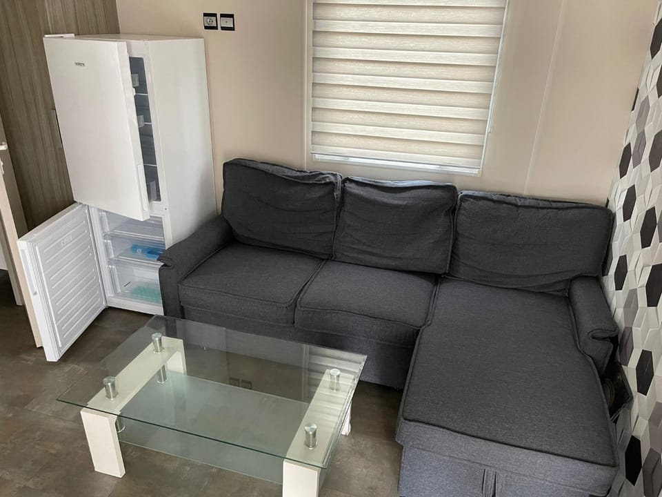 Kitchen or kitchenette, Seating area