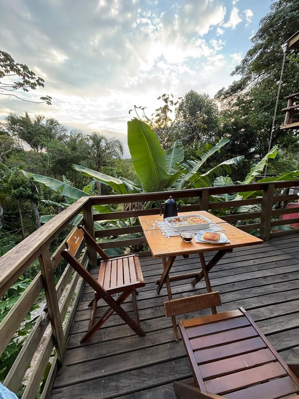 Patio, Day, Natural landscape, Garden, Dining area, Garden view