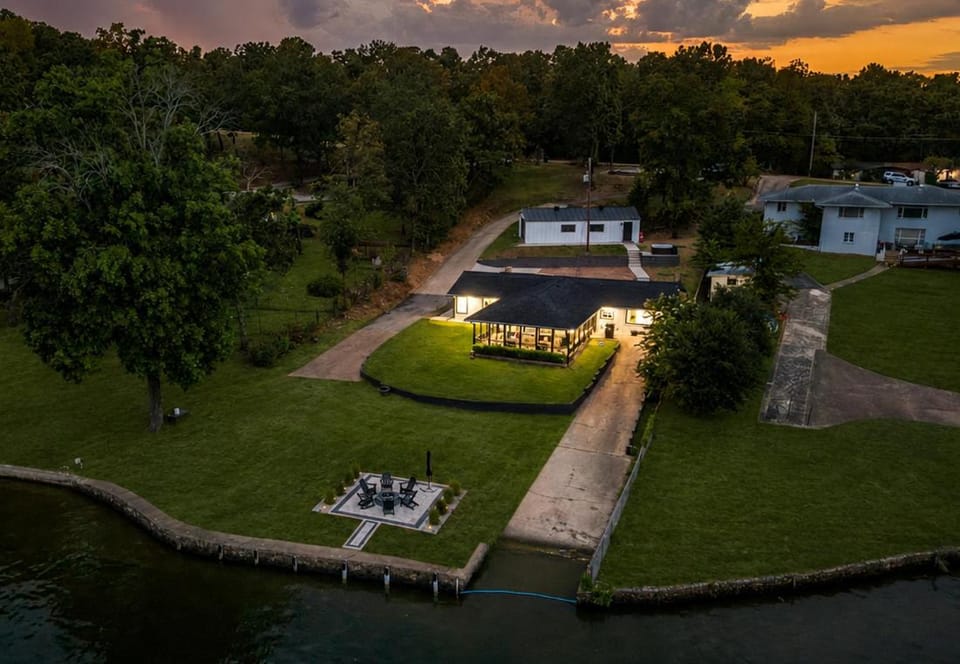 Lake It Easy House in Piney