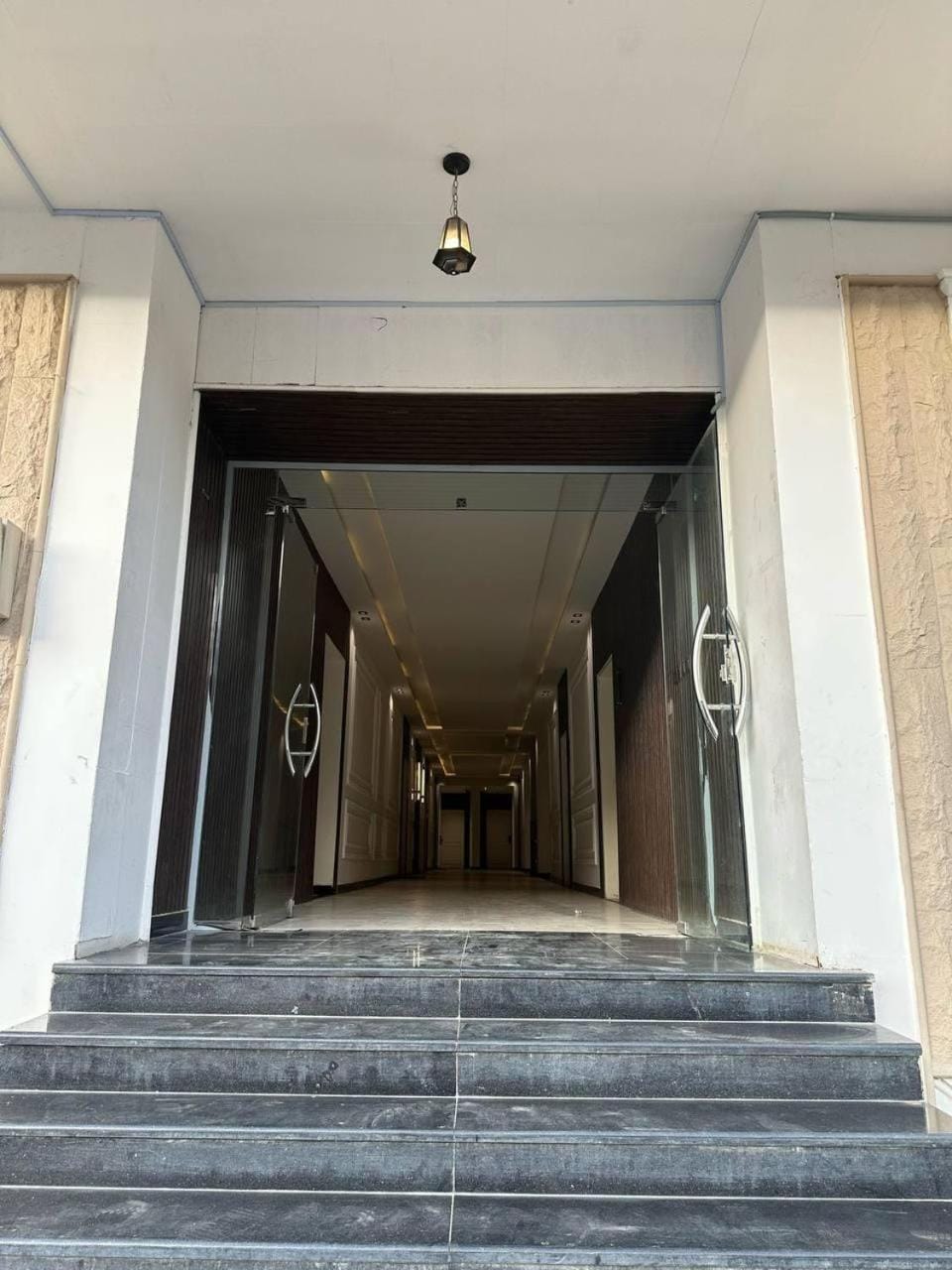 Facade/entrance