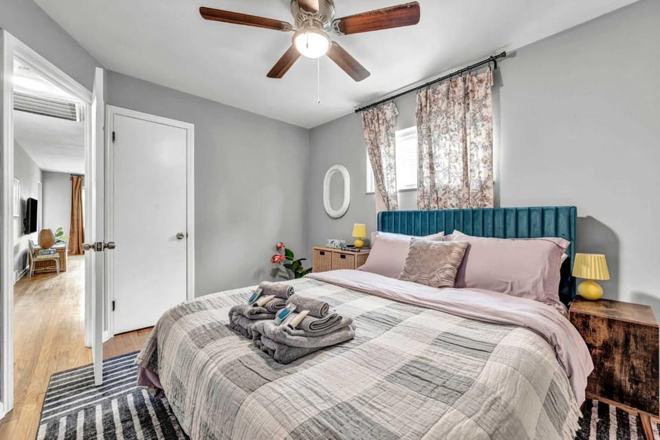 3 King Beds - Lakewood Duplex - Sleeps 12 House in Lakewood