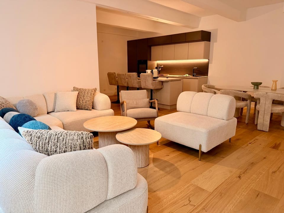 Communal lounge/ TV room, Kitchen or kitchenette, Living room, Seating area