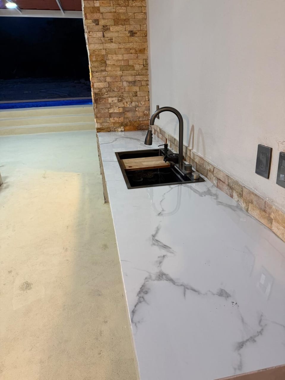 Kitchen or kitchenette