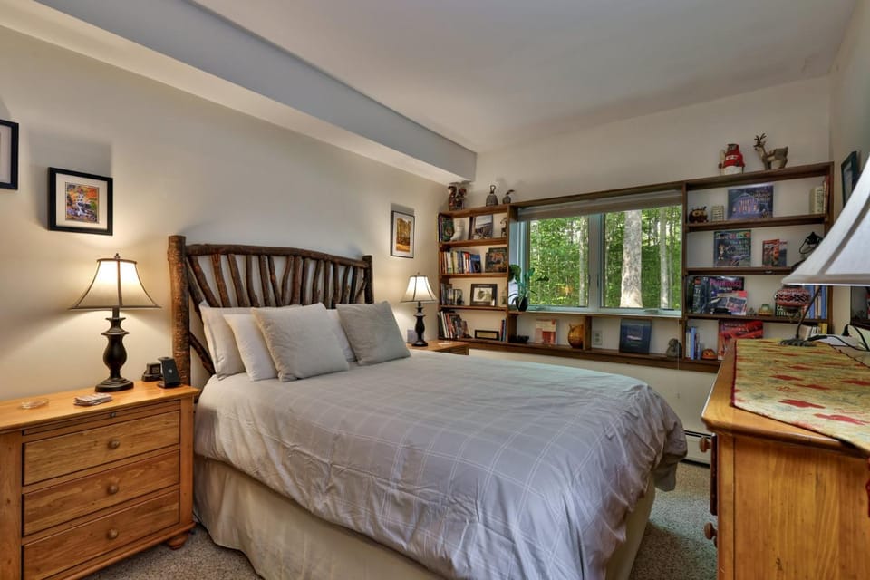 Forest Hearth at The Woods - 2BR Garden Condo with Pool & Spa - Sleeps 6 Apartment in Mendon