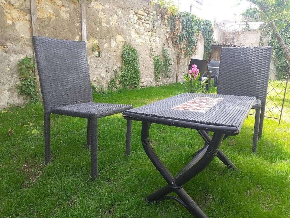Le Nid caché Apartment in Bourges
