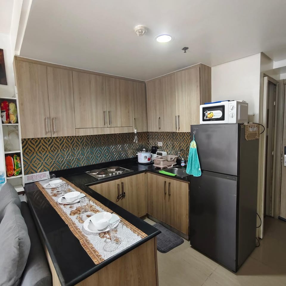 family room 2bedroom 4beds 3 aircon pool view 1086 Apartment hotel in Pasay