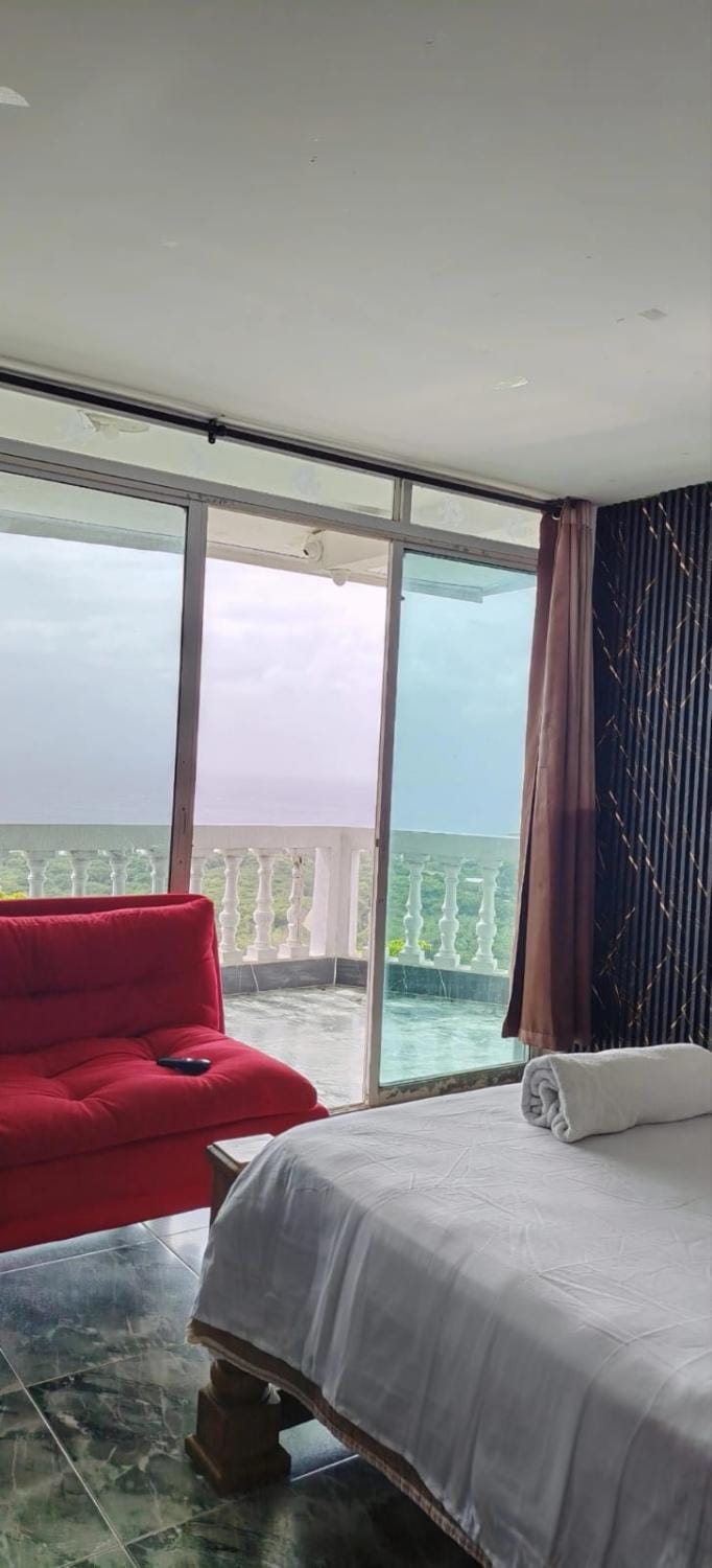 Bed, Natural landscape, Photo of the whole room, Bedroom